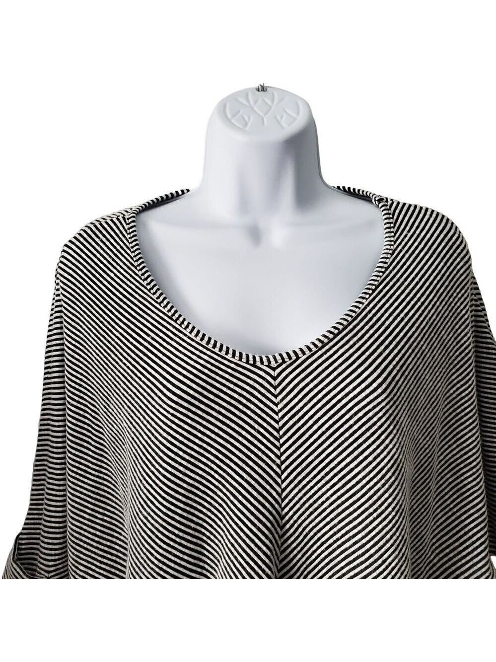 Caution to the Wind Striped Pullover V-Neck Short Sleeve Crop Top Size Medium - Picture 3 of 6